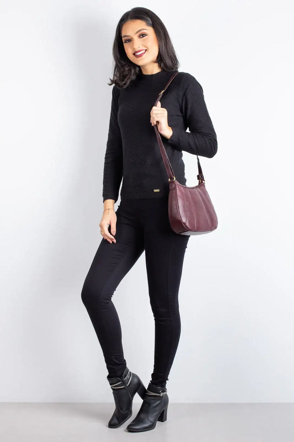 Bolsa transversal em couro liso Greice - Enluaze