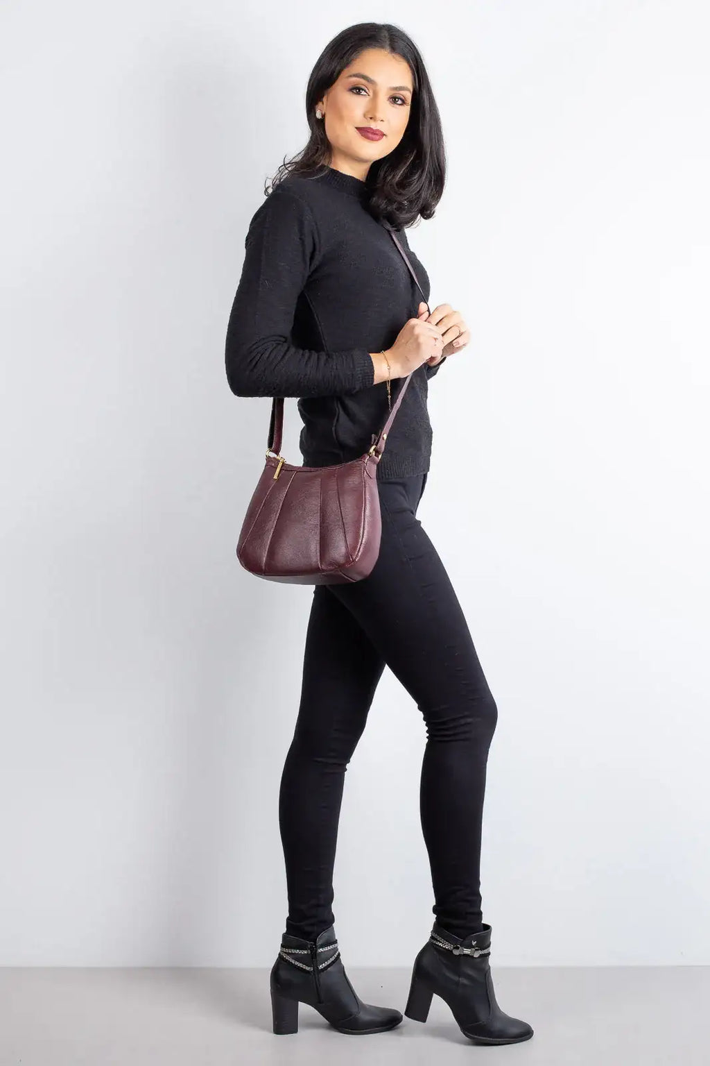 Bolsa transversal em couro liso Greice - Enluaze