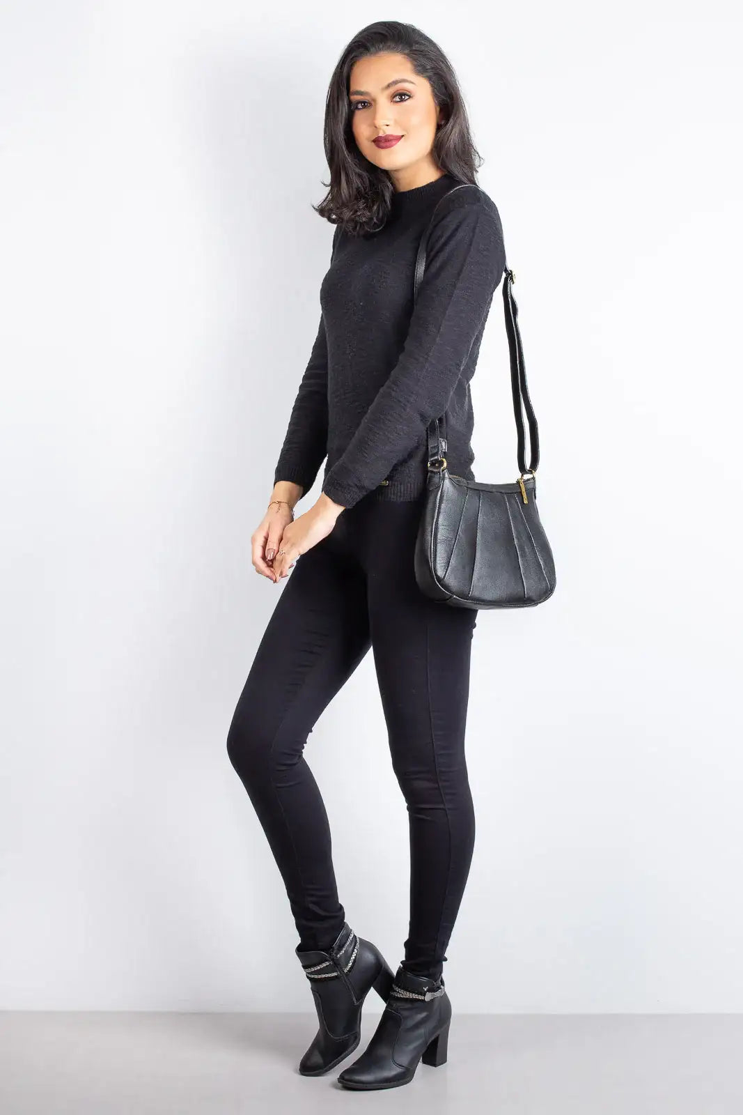 Bolsa transversal em couro liso Greice - Enluaze