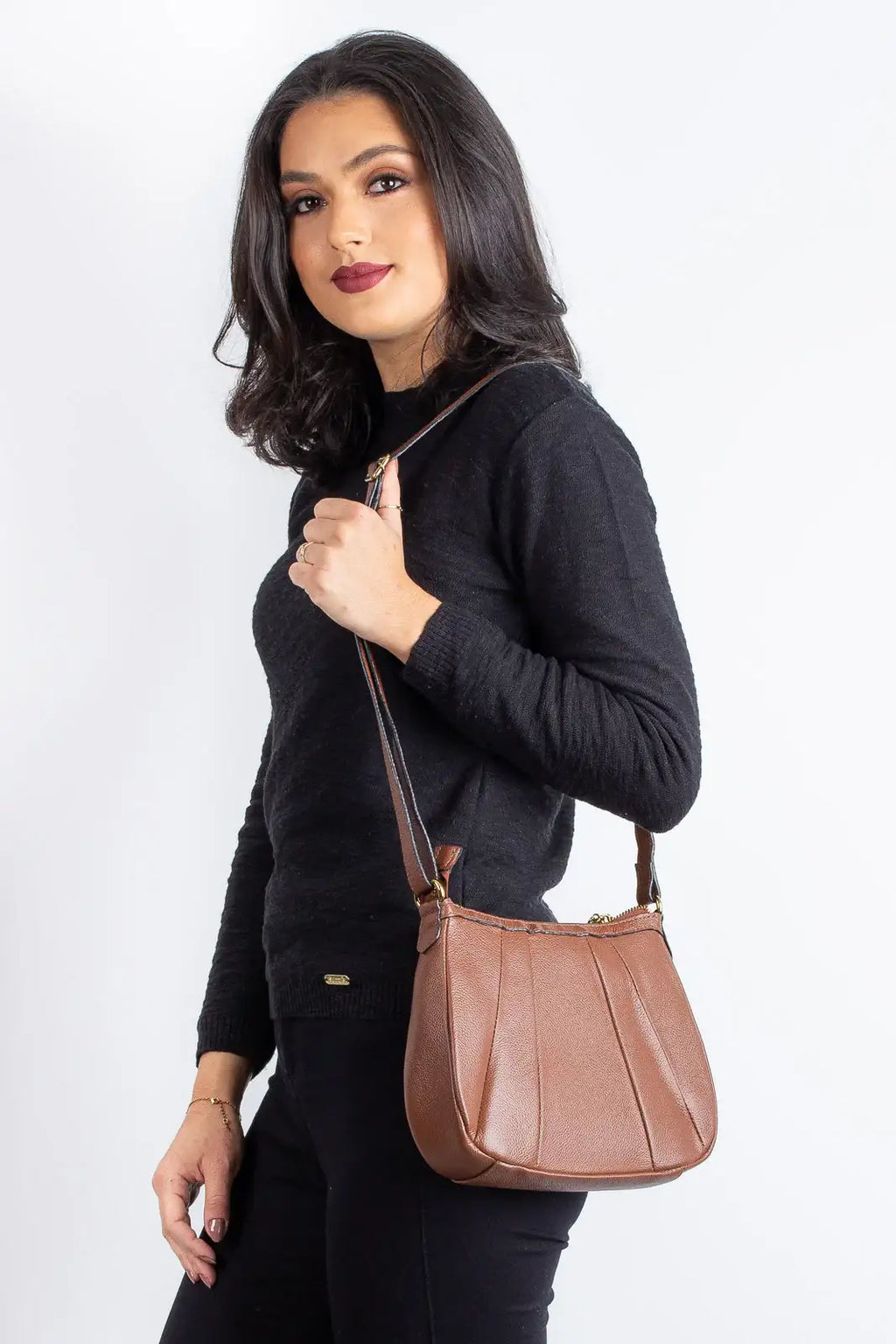 Bolsa transversal em couro liso Greice - Enluaze