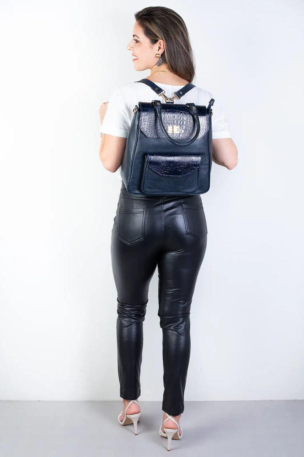 Mochila 2 em 1 de couro croco Joanna - Enluaze