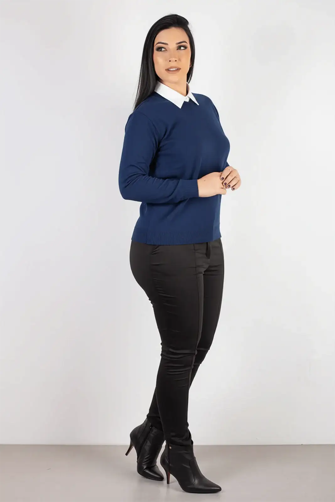 Suéter gola V feminino de tricô 60004 - Enluaze