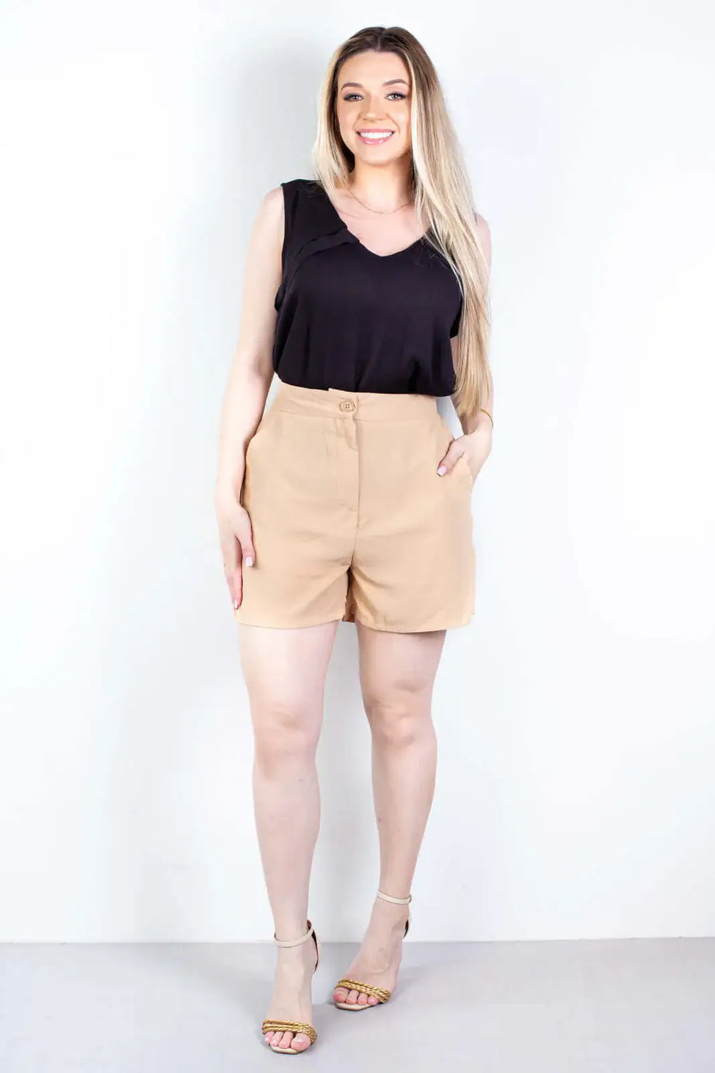 Short feminino alfaiataria com bolsos 64098 - Enluaze