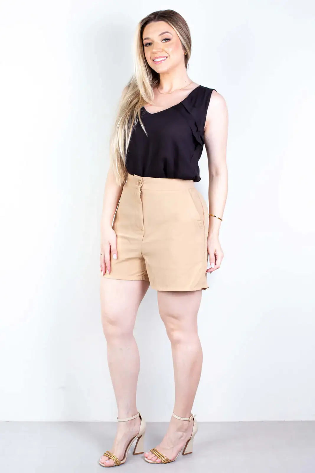 Short feminino alfaiataria com bolsos 64098 - Enluaze
