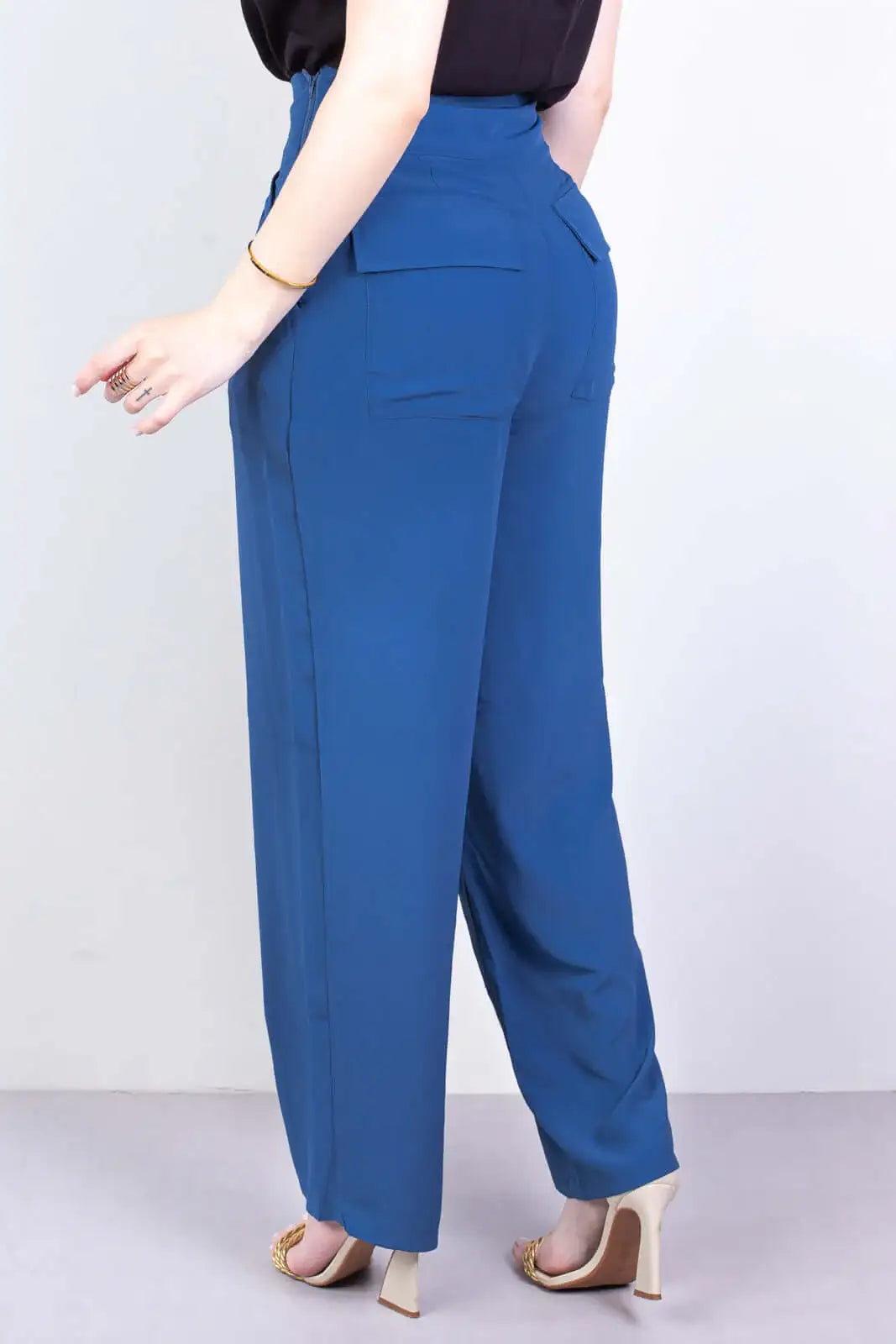 Calça feminina alfaiataria corte reto 64108 - Enluaze