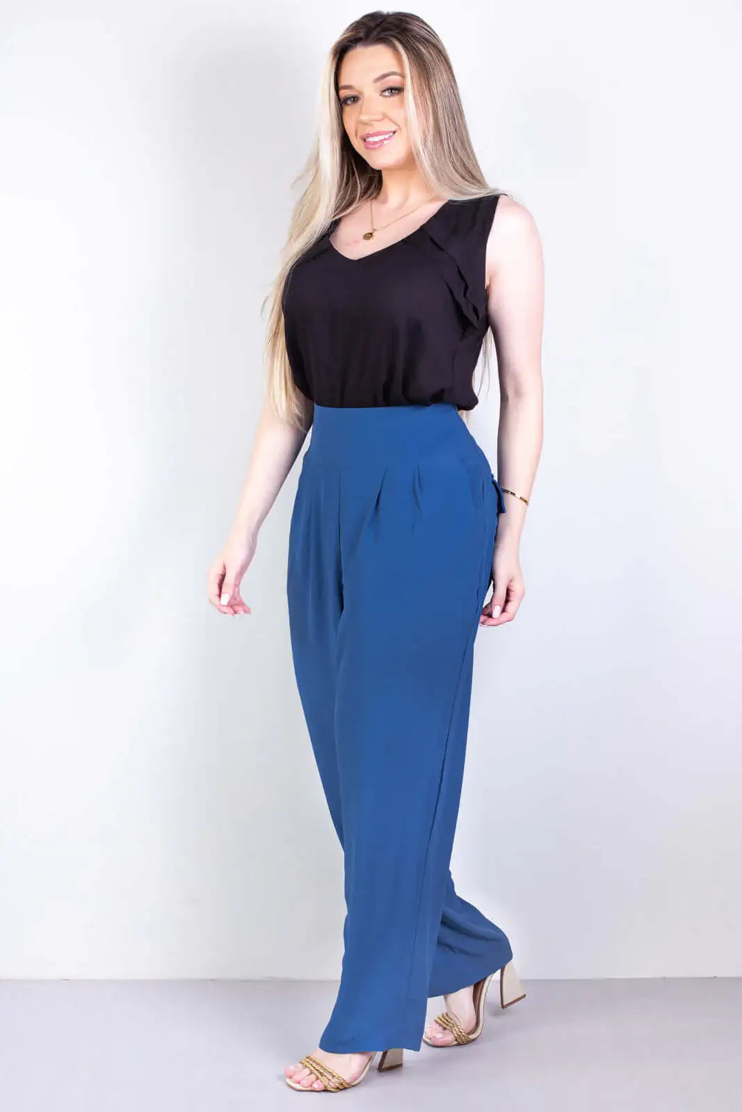 Calça feminina alfaiataria corte reto 64108 - Enluaze