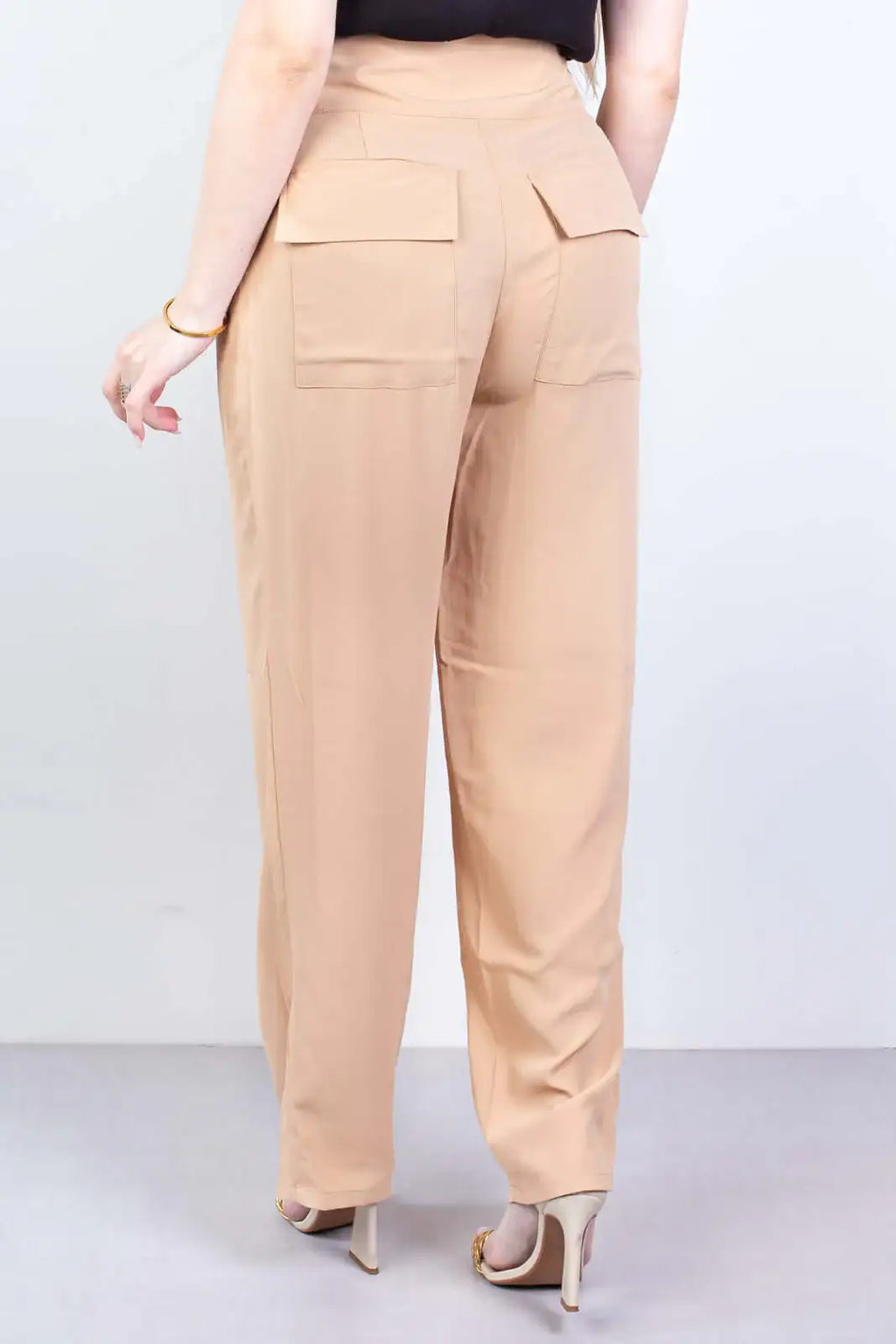 Calça feminina alfaiataria corte reto 64108 - Enluaze