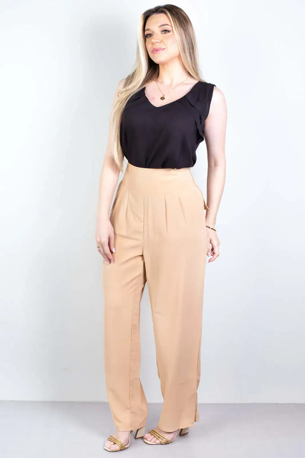 Calça feminina alfaiataria corte reto 64108 - Enluaze