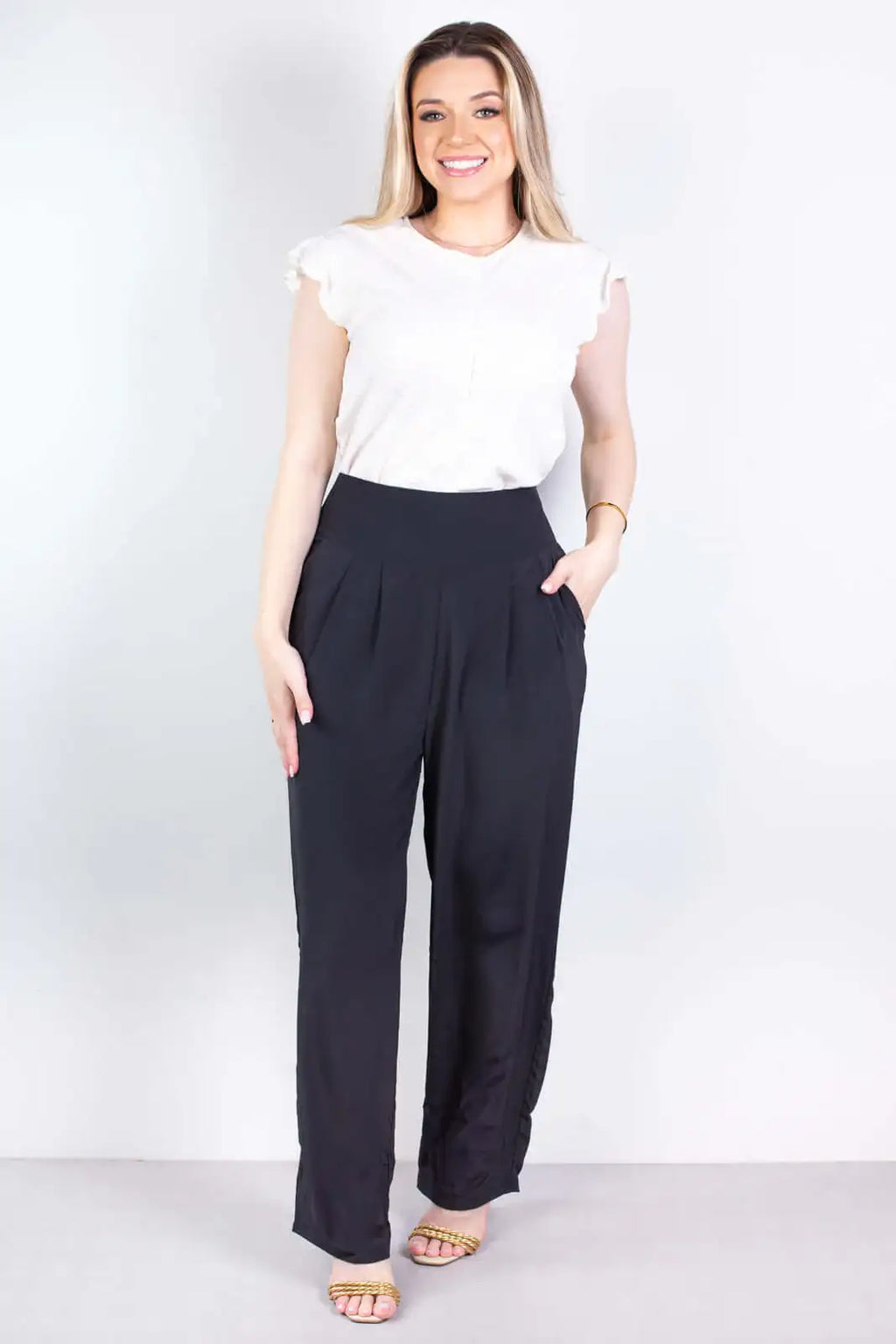 Calça feminina alfaiataria corte reto 64108 - Enluaze