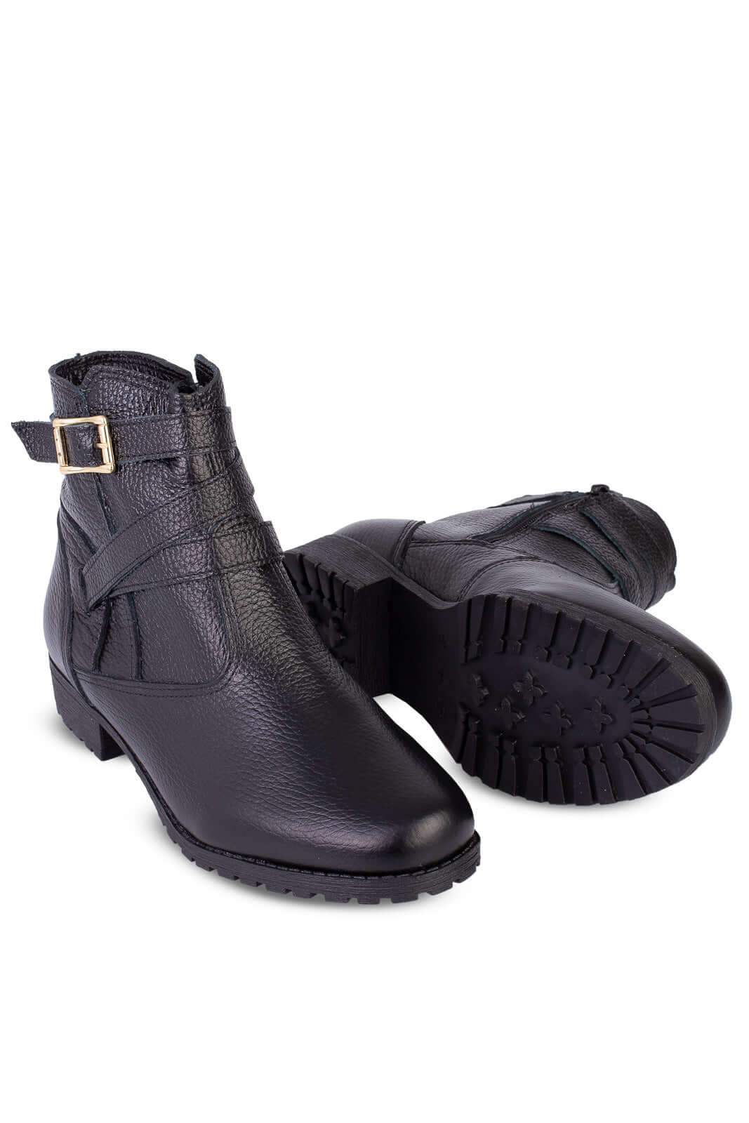 Bota cano curto em couro com fivela 6522 - Enluaze