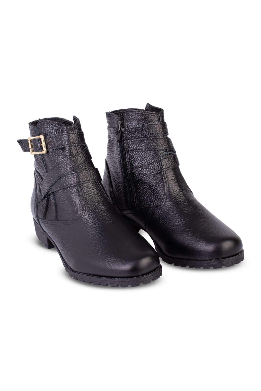 Bota cano curto em couro com fivela 6522 - Enluaze