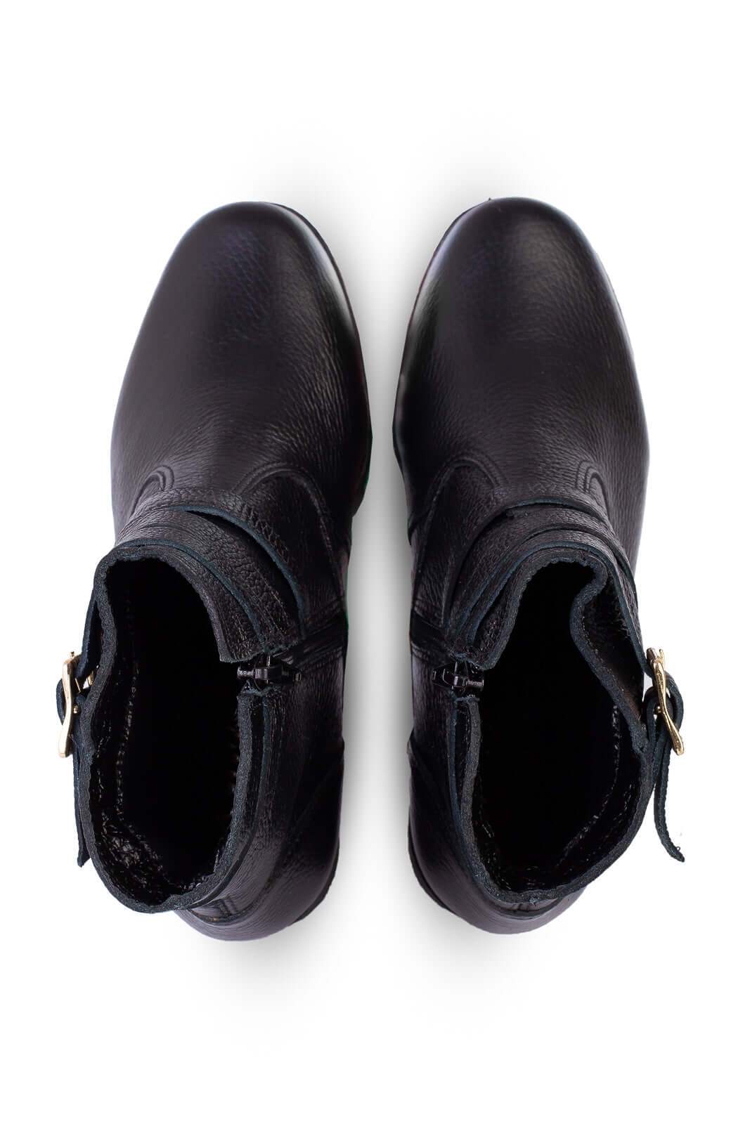 Bota cano curto em couro com fivela 6522 - Enluaze