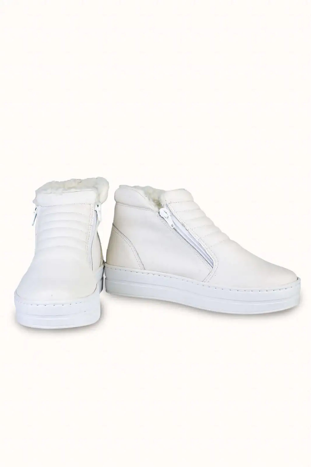 Tênis de couro com matelassê forrada em pelo 6903P - Enluaze