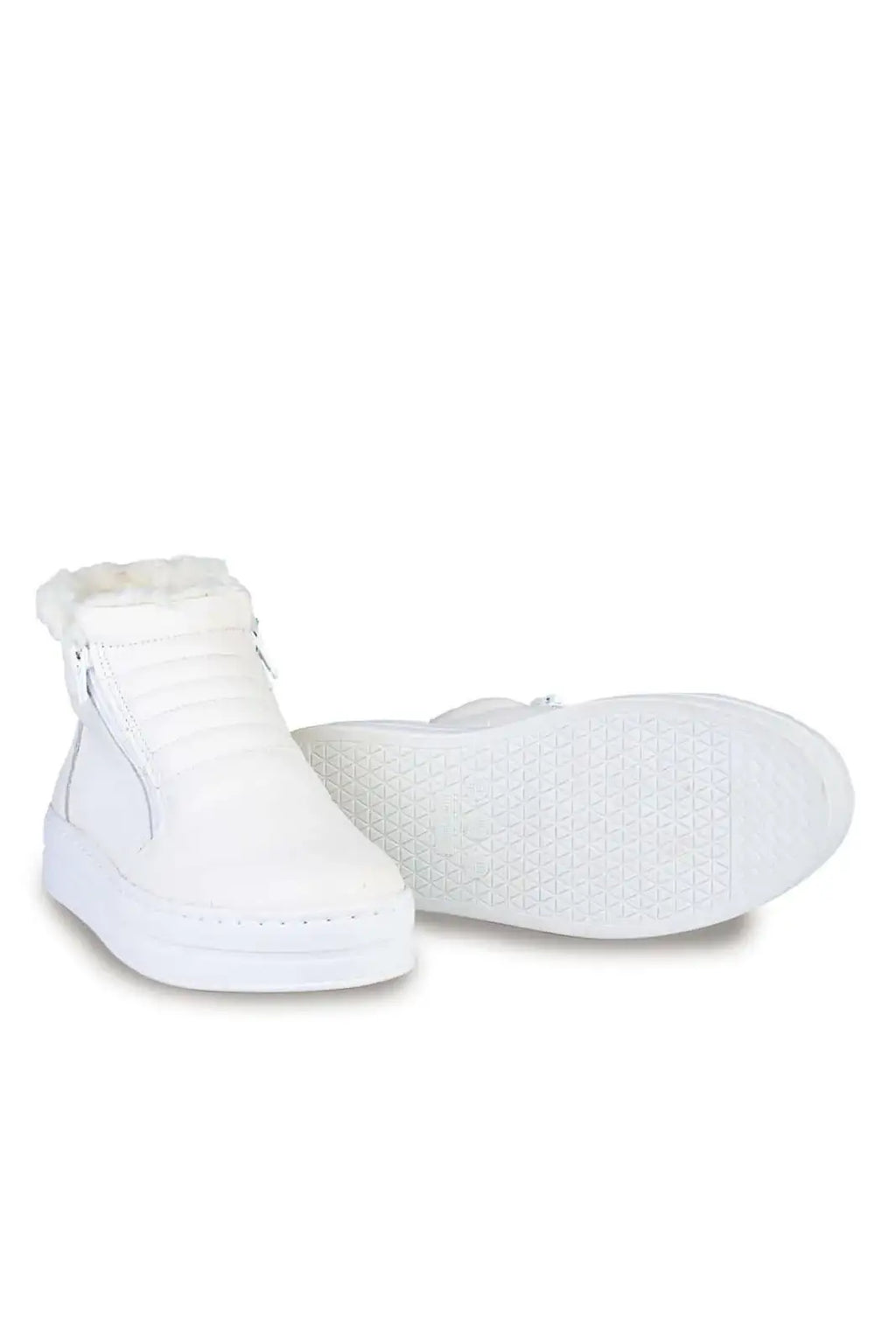 Tênis de couro com matelassê forrada em pelo 6903P - Enluaze