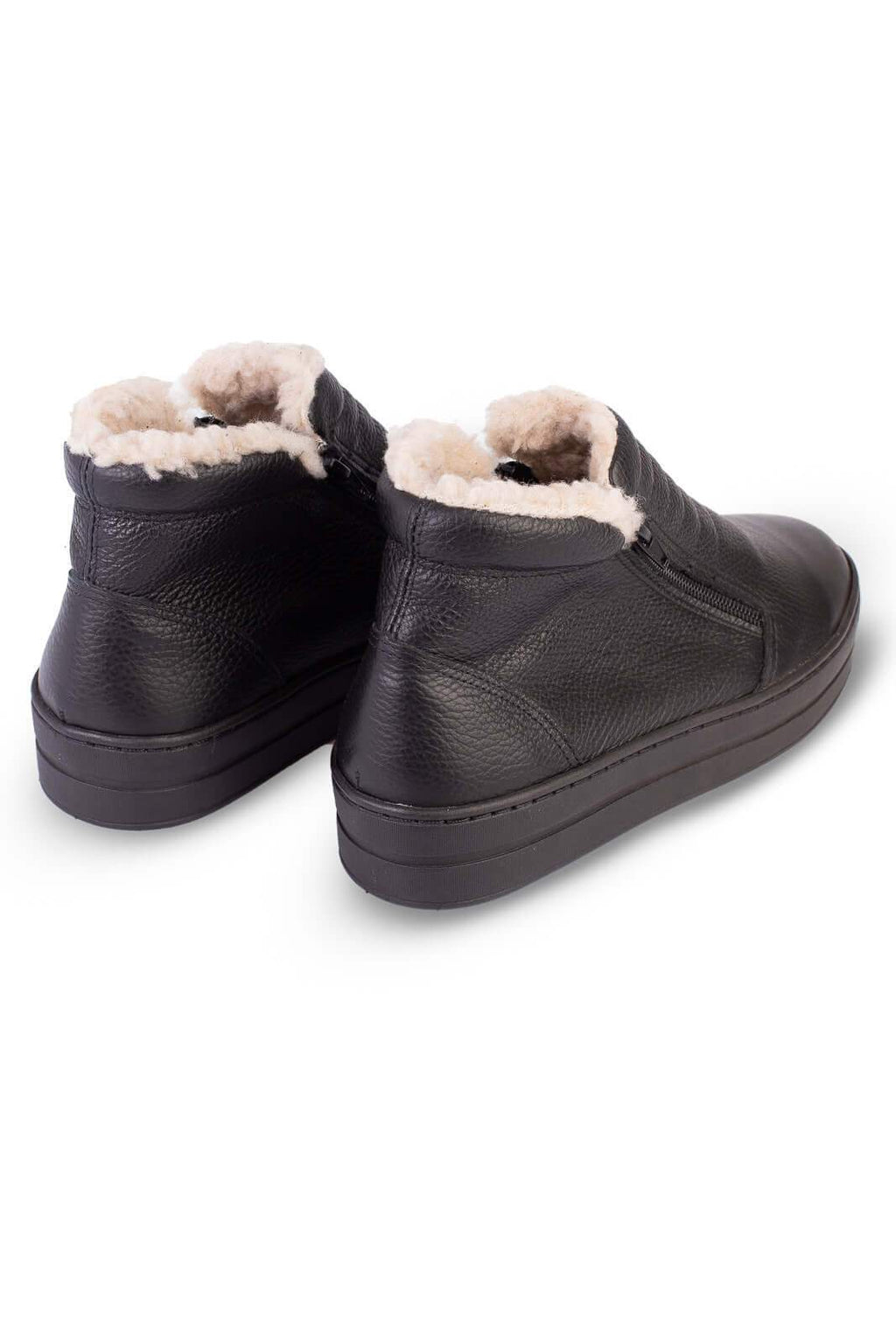 Tênis de couro com matelassê forrada em pelo 6903P - Enluaze