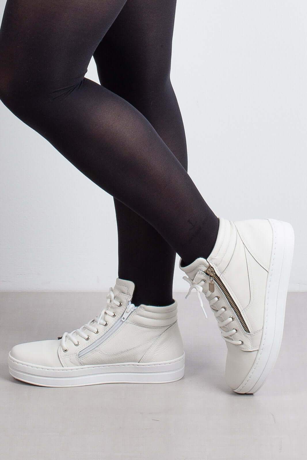 Tênis de couro com cadarço 6963 - Enluaze