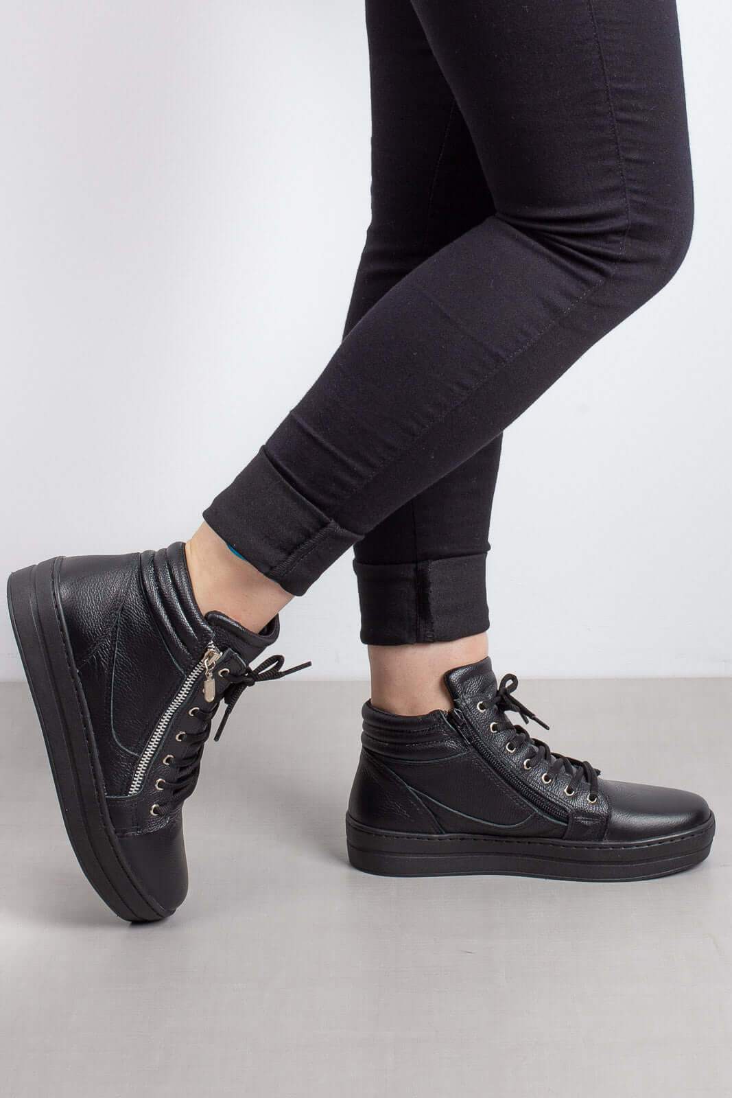 Tênis de couro com cadarço 6963 - Enluaze