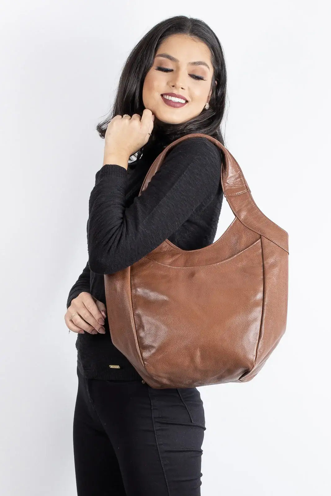 Bolsa saco grande de couro liso Cíntia - Enluaze