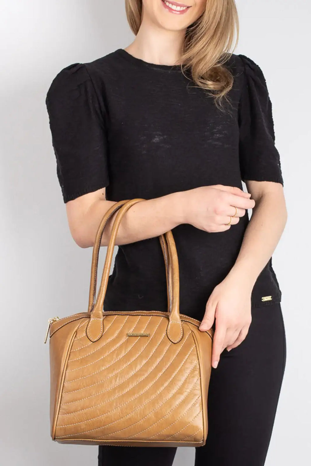 Bolsa de couro matelassê Rebeca - Enluaze