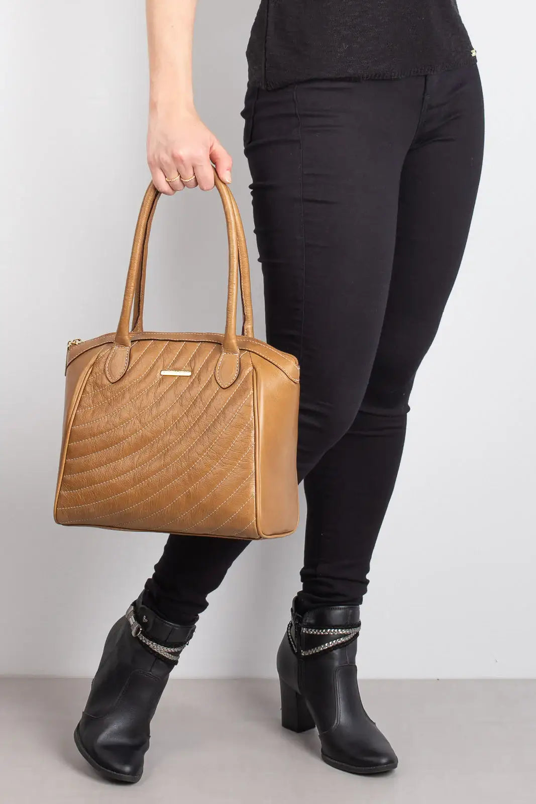 Bolsa de couro matelassê Rebeca - Enluaze