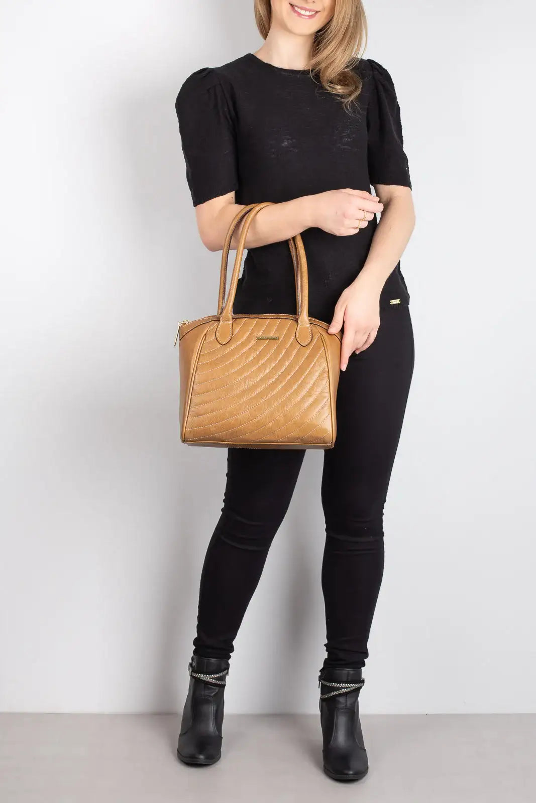 Bolsa de couro matelassê Rebeca - Enluaze