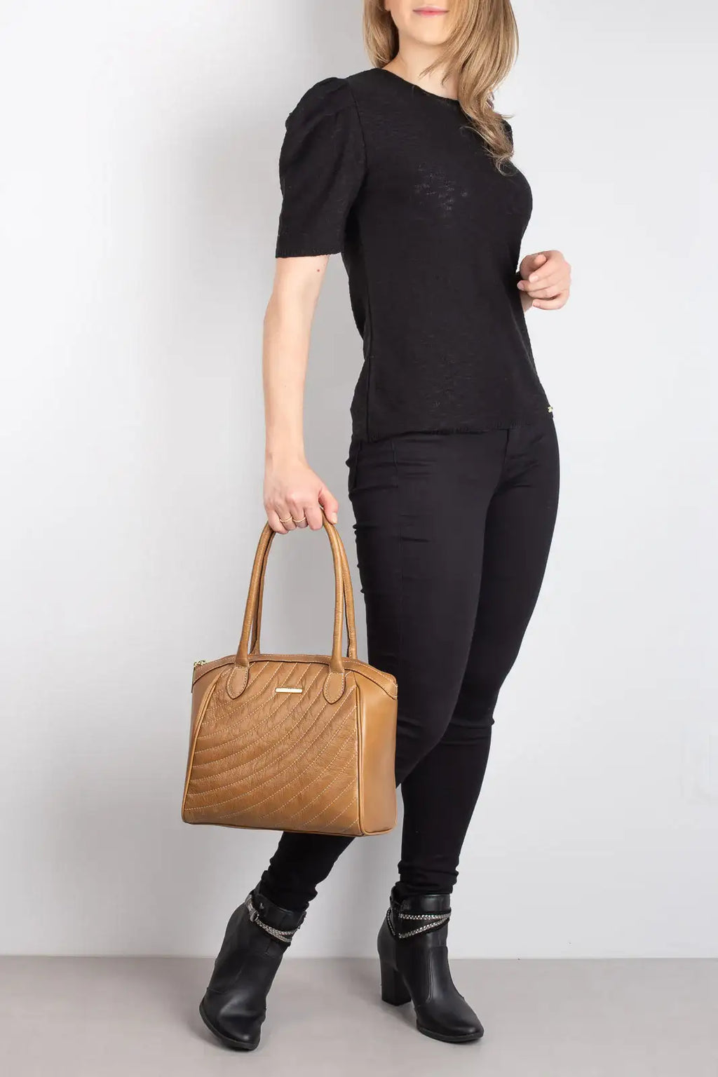 Bolsa de couro matelassê Rebeca - Enluaze