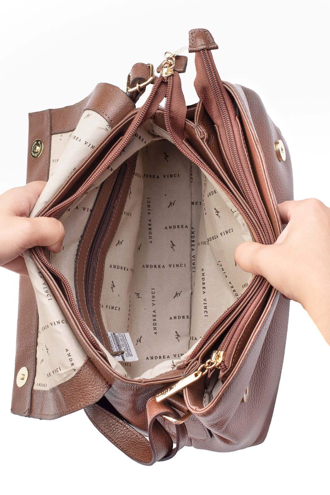 Bolsa tiracolo de couro liso com tampa Rose - Enluaze