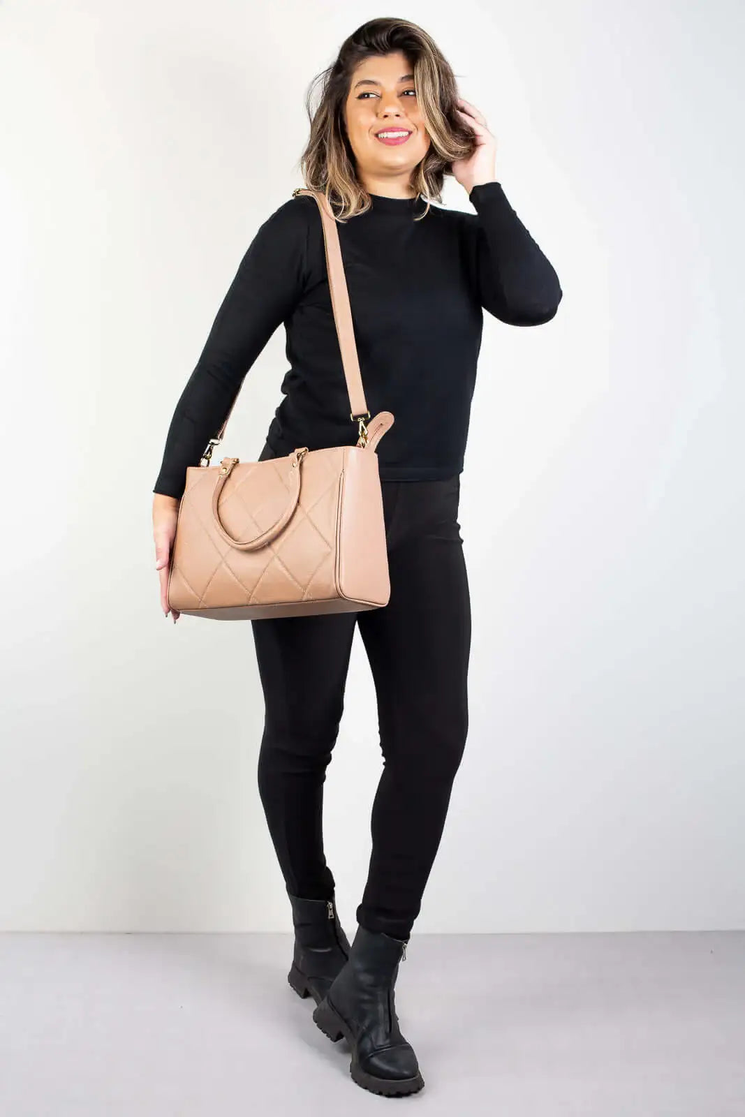 Bolsa feminina de couro liso Eliza - Enluaze