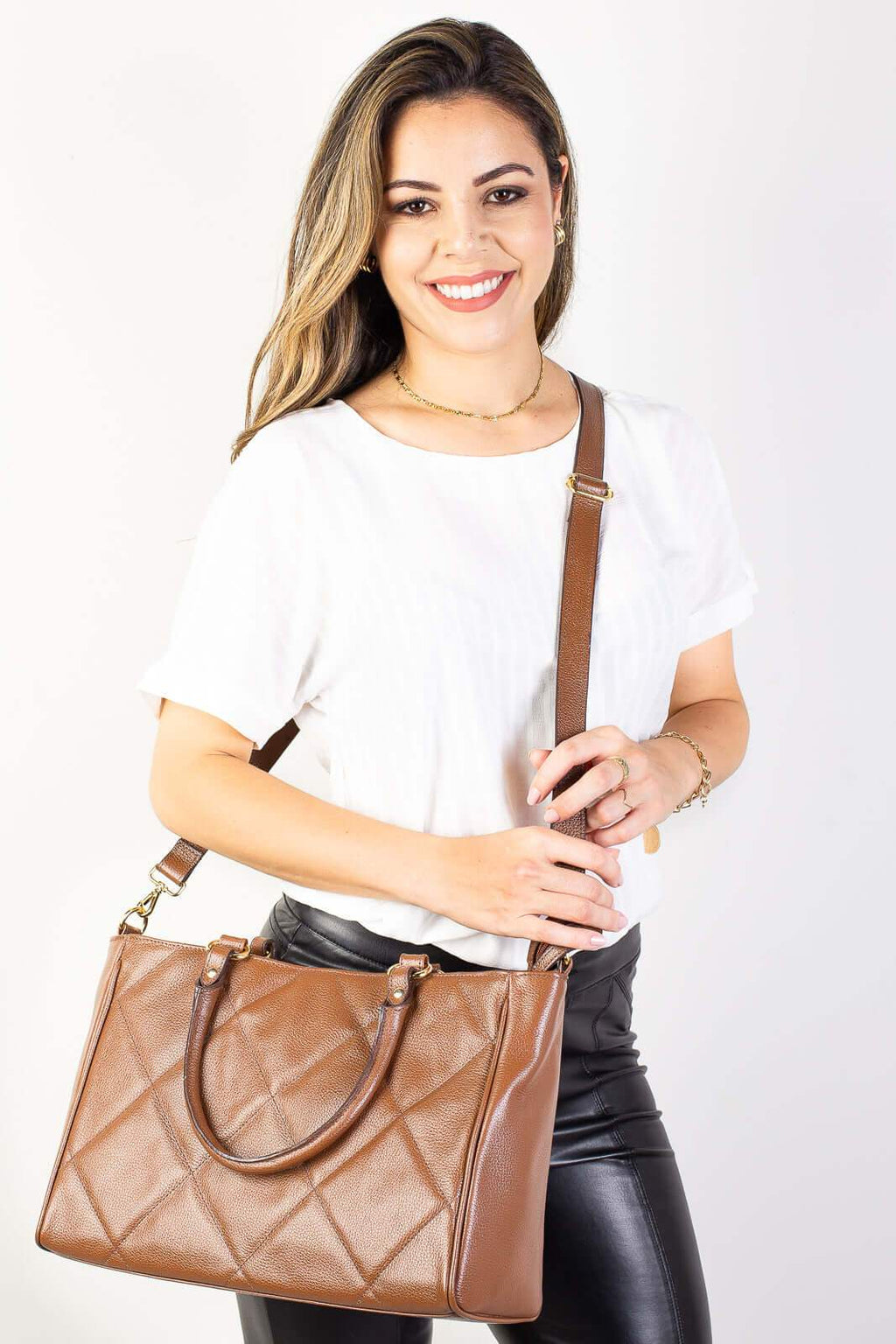 Bolsa feminina de couro liso Eliza - Enluaze