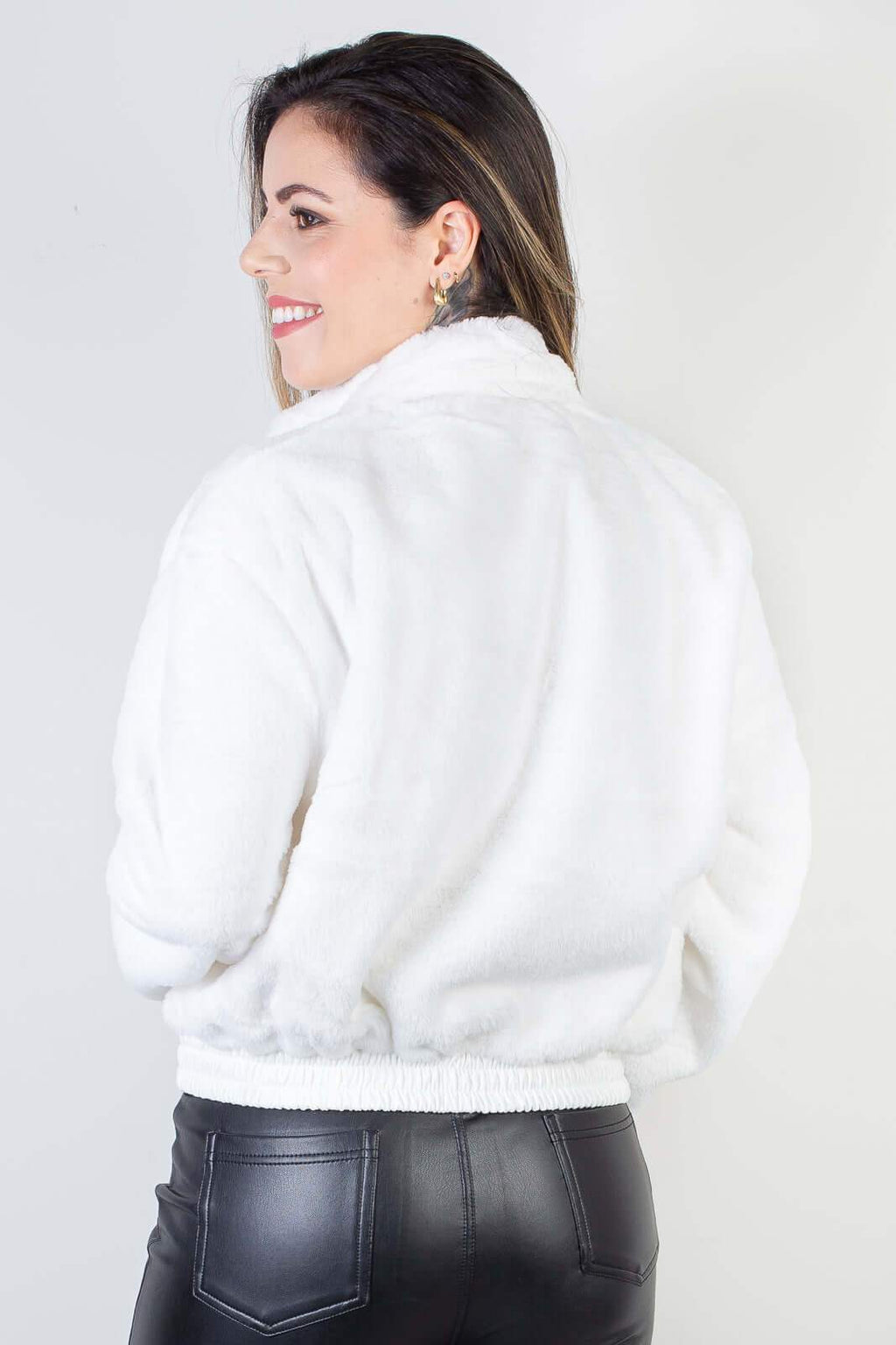 Jaqueta Fur feminina forrada com bolsos 70832 - Enluaze