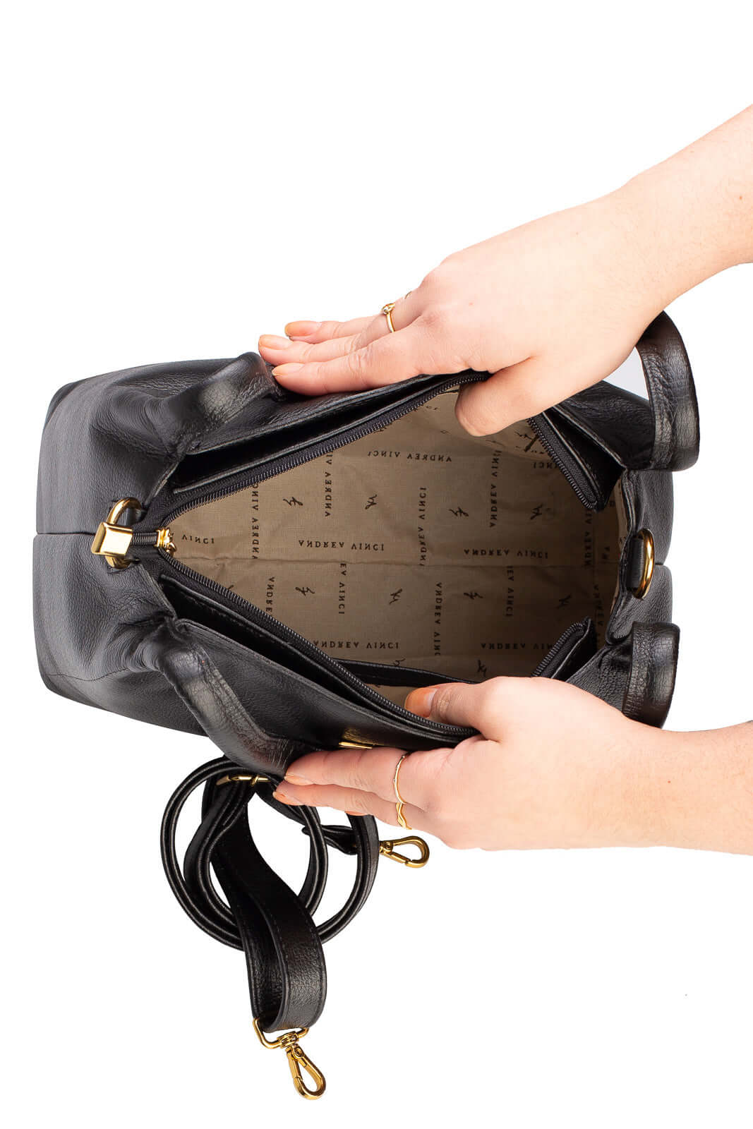 Bolsa básica de ombro em couro liso Maria - Enluaze