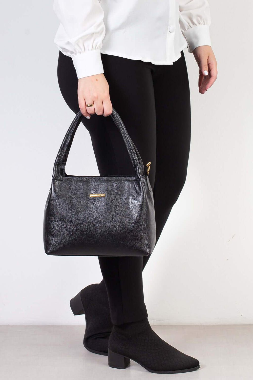 Bolsa básica de ombro em couro liso Maria - Enluaze