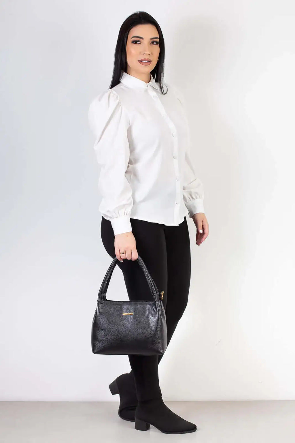 Bolsa básica de ombro em couro liso Maria - Enluaze