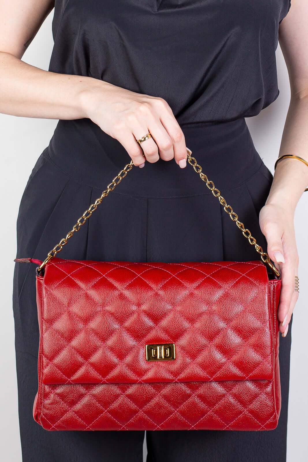 Bolsa grande de couro matelassê Giorgia - Enluaze