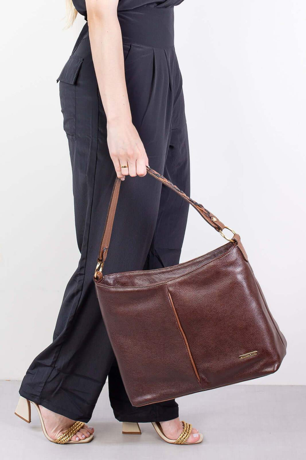 Bolsa de ombro em couro liso Flávia - Enluaze