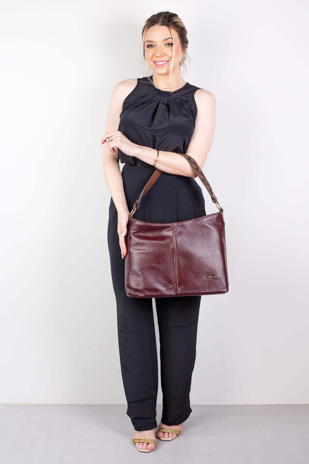 Bolsa de ombro em couro liso Flávia - Enluaze