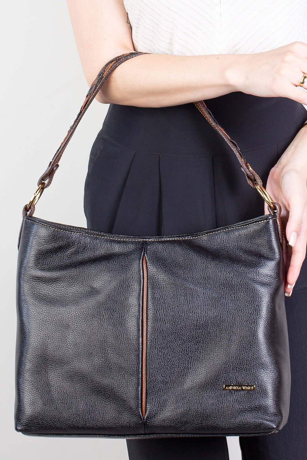 Bolsa de ombro em couro liso Flávia - Enluaze