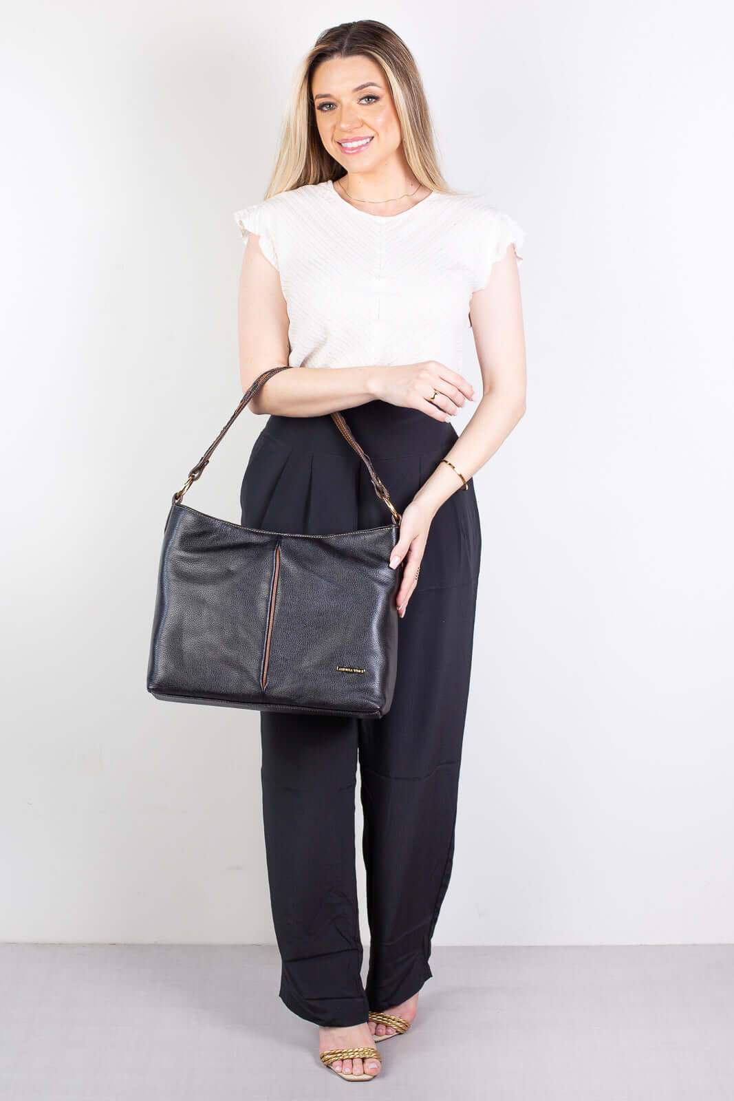 Bolsa de ombro em couro liso Flávia - Enluaze