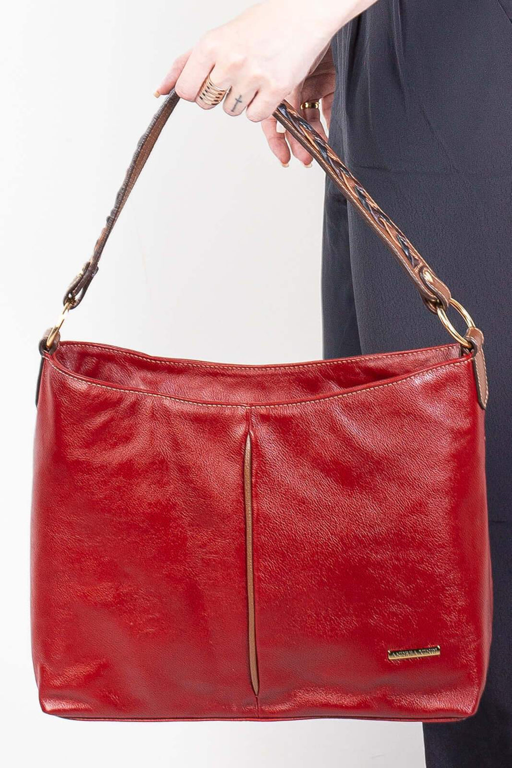 Bolsa de ombro em couro liso Flávia - Enluaze