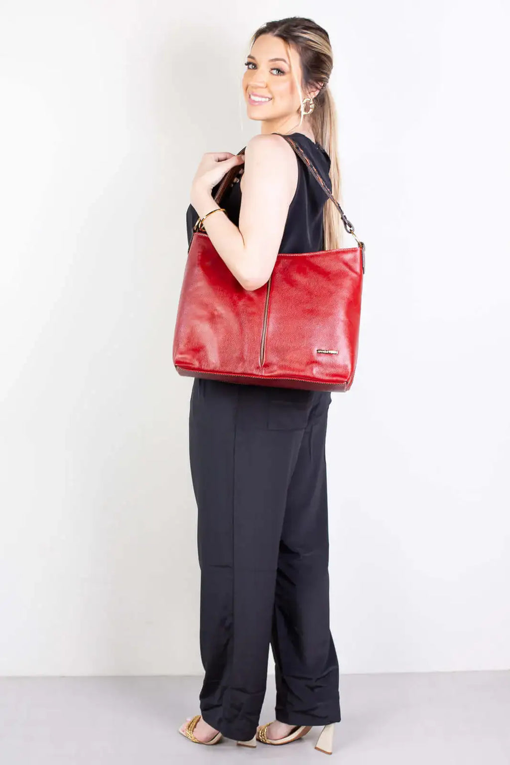 Bolsa de ombro em couro liso Flávia - Enluaze