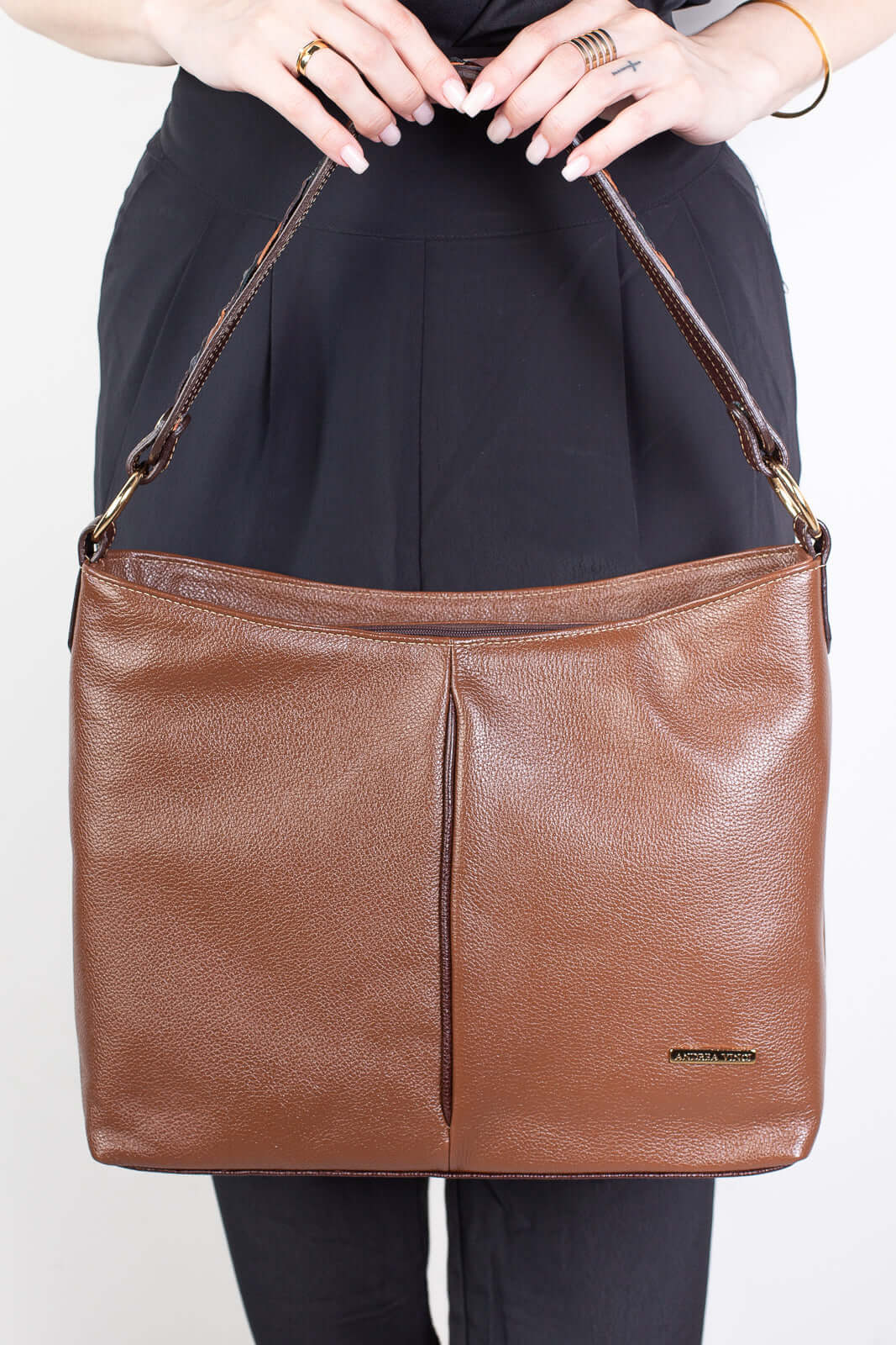 Bolsa de ombro em couro liso Flávia - Enluaze