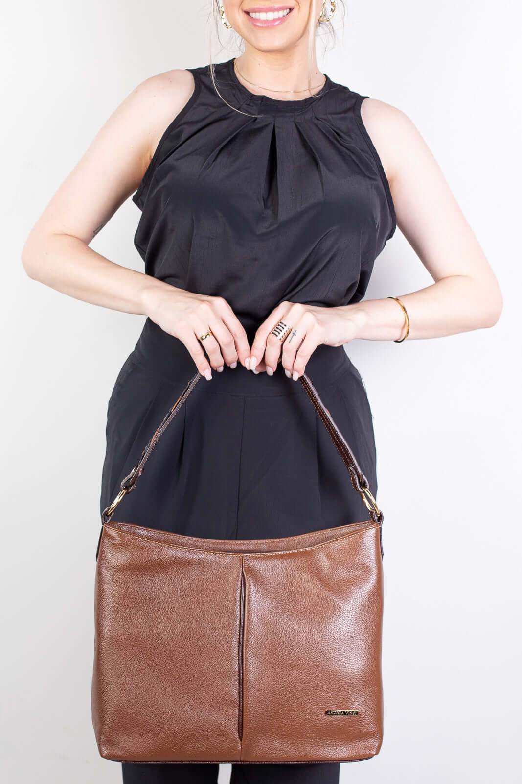 Bolsa de ombro em couro liso Flávia - Enluaze