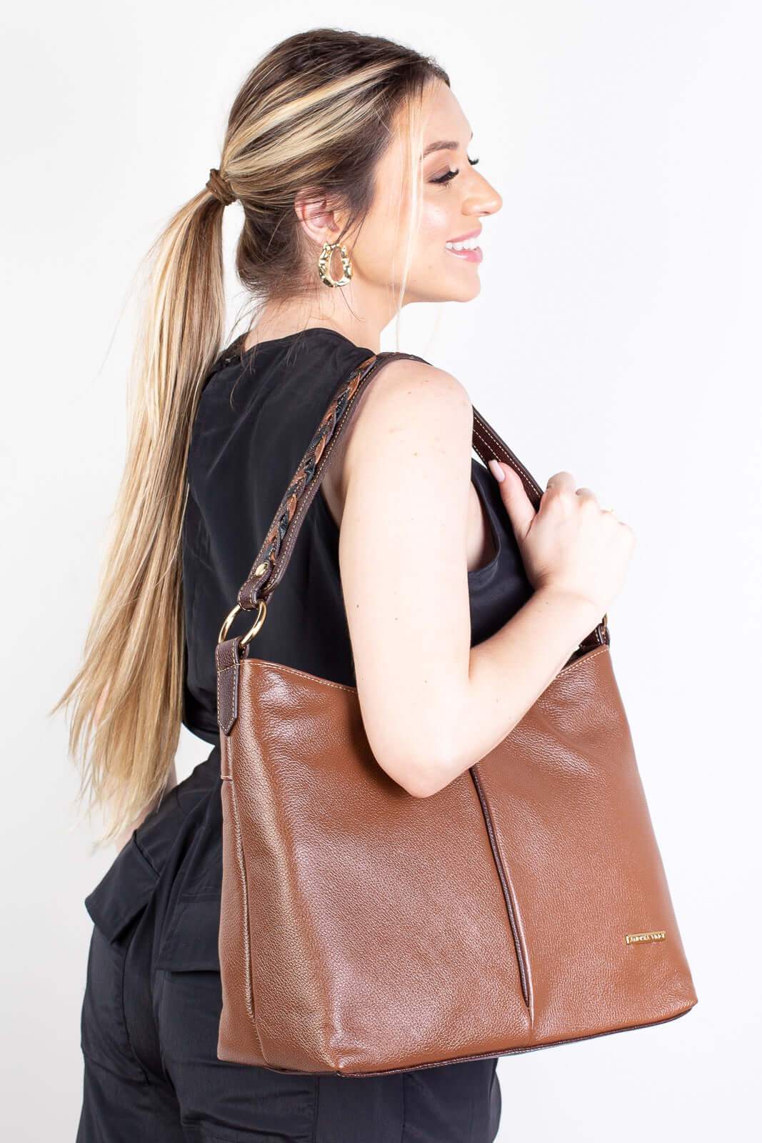 Bolsa de ombro em couro liso Flávia - Enluaze