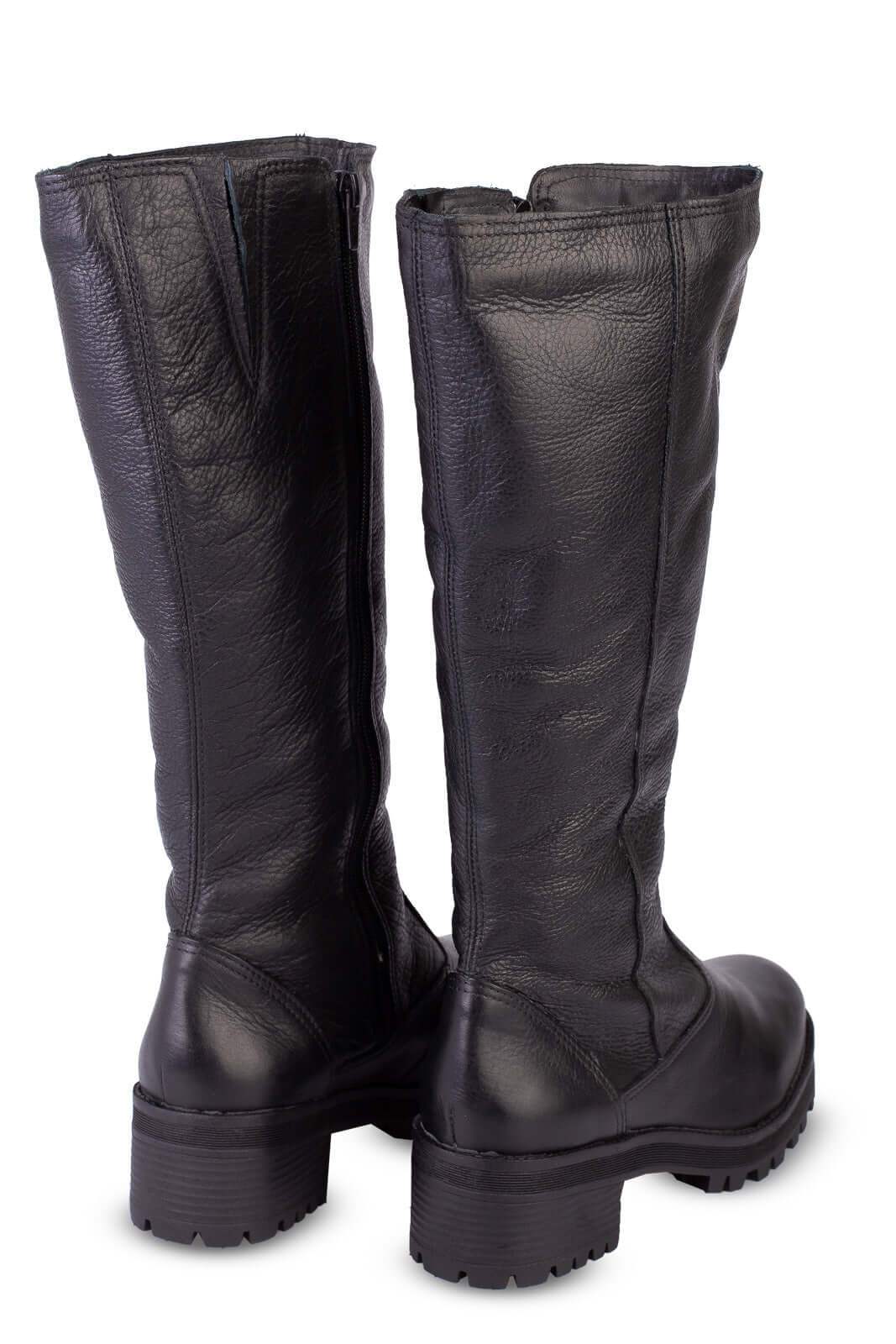 Bota tratorada de couro forrada com pelo 7500 - Enluaze