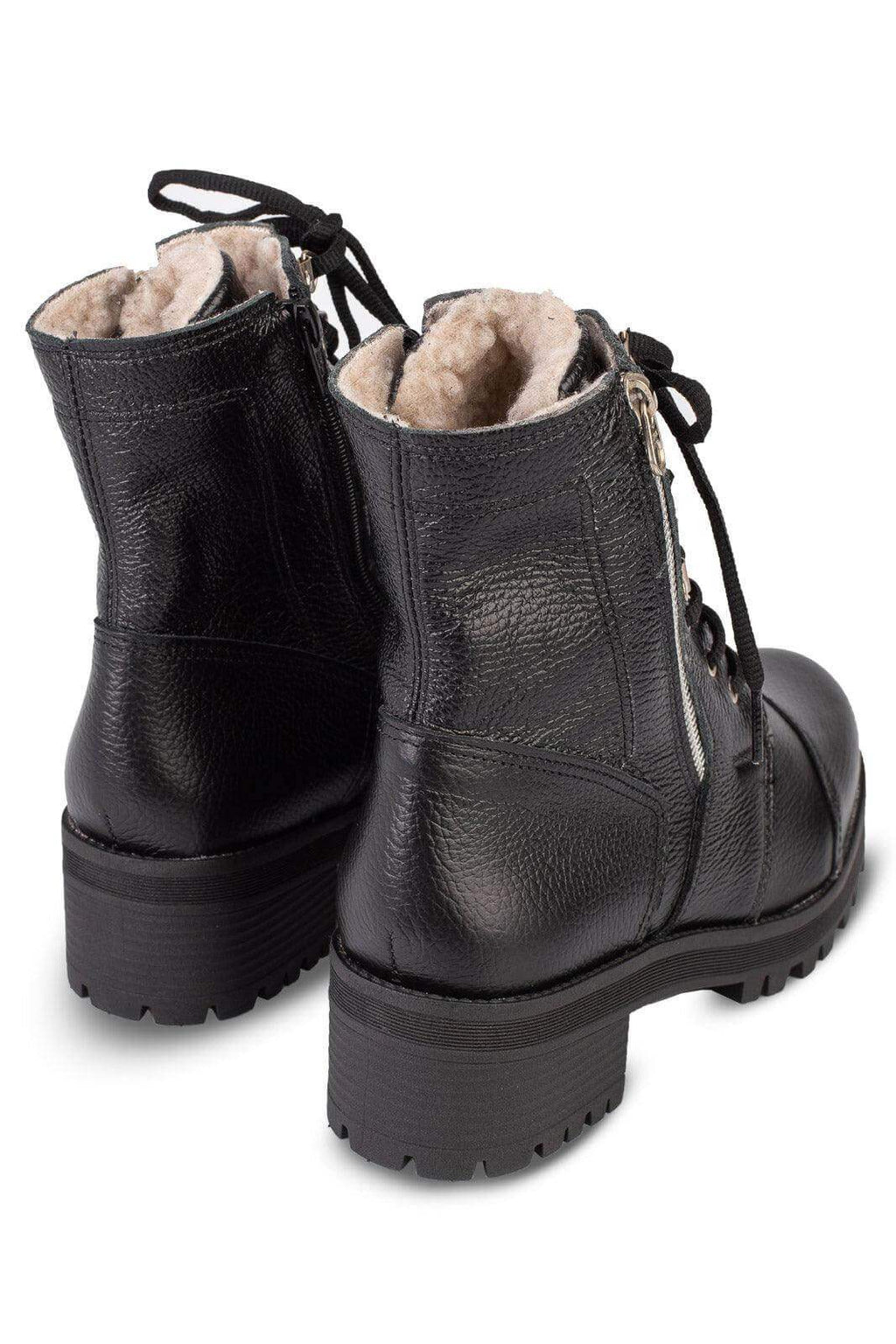 Coturno feminino de couro forrada em pelo 7533P - Enluaze