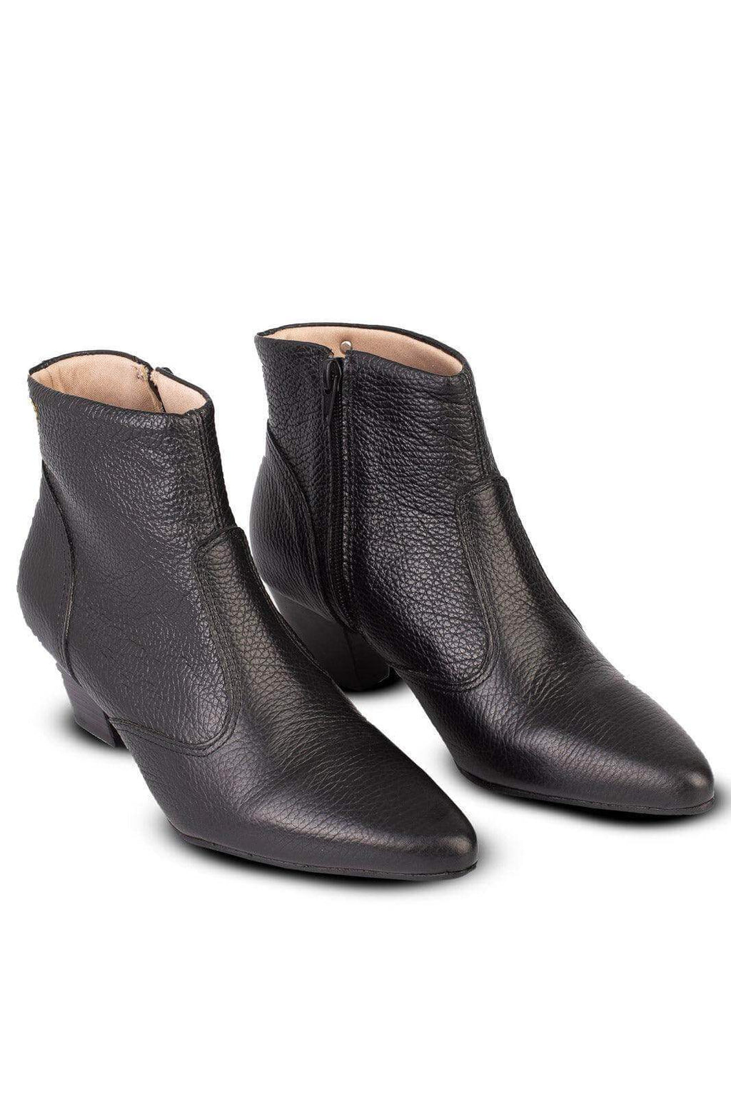 Bota cano curto com salto 7566 - Enluaze