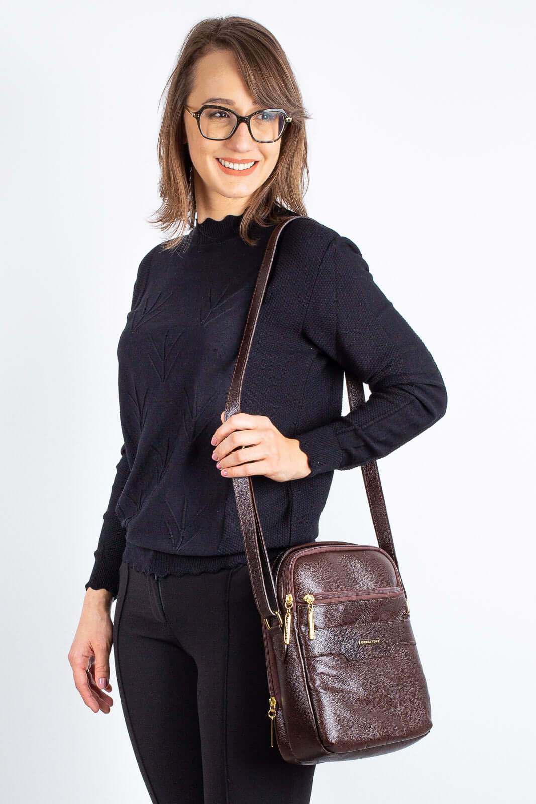 Bolsa transversal de couro liso com divisórias Fernanda - Enluaze