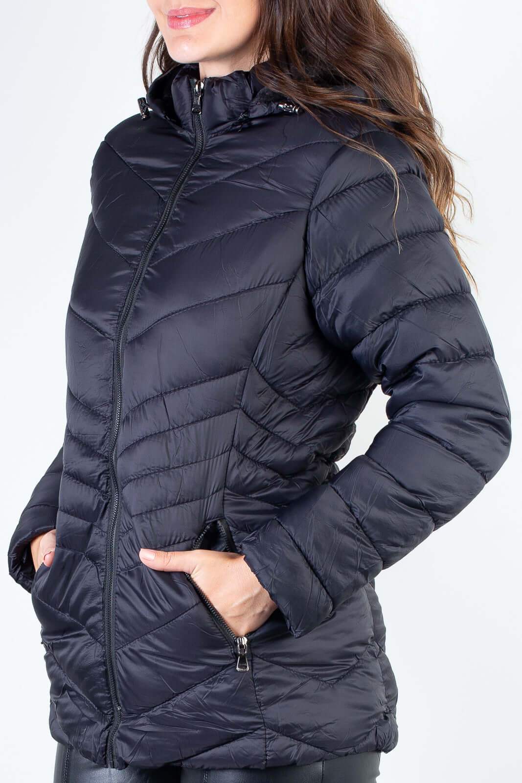 Jaqueta feminina de nylon alongada com capuz 80236 - Enluaze