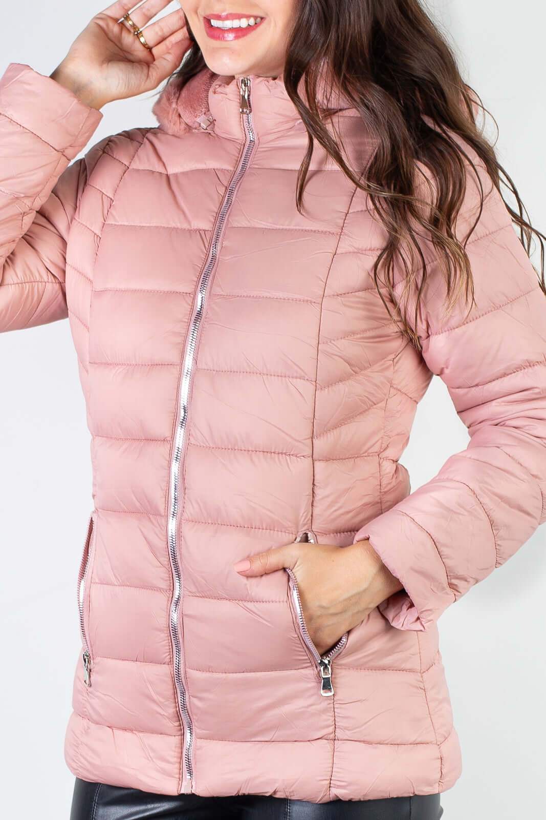 Jaqueta feminina curta de nylon forrada 80239 - Enluaze