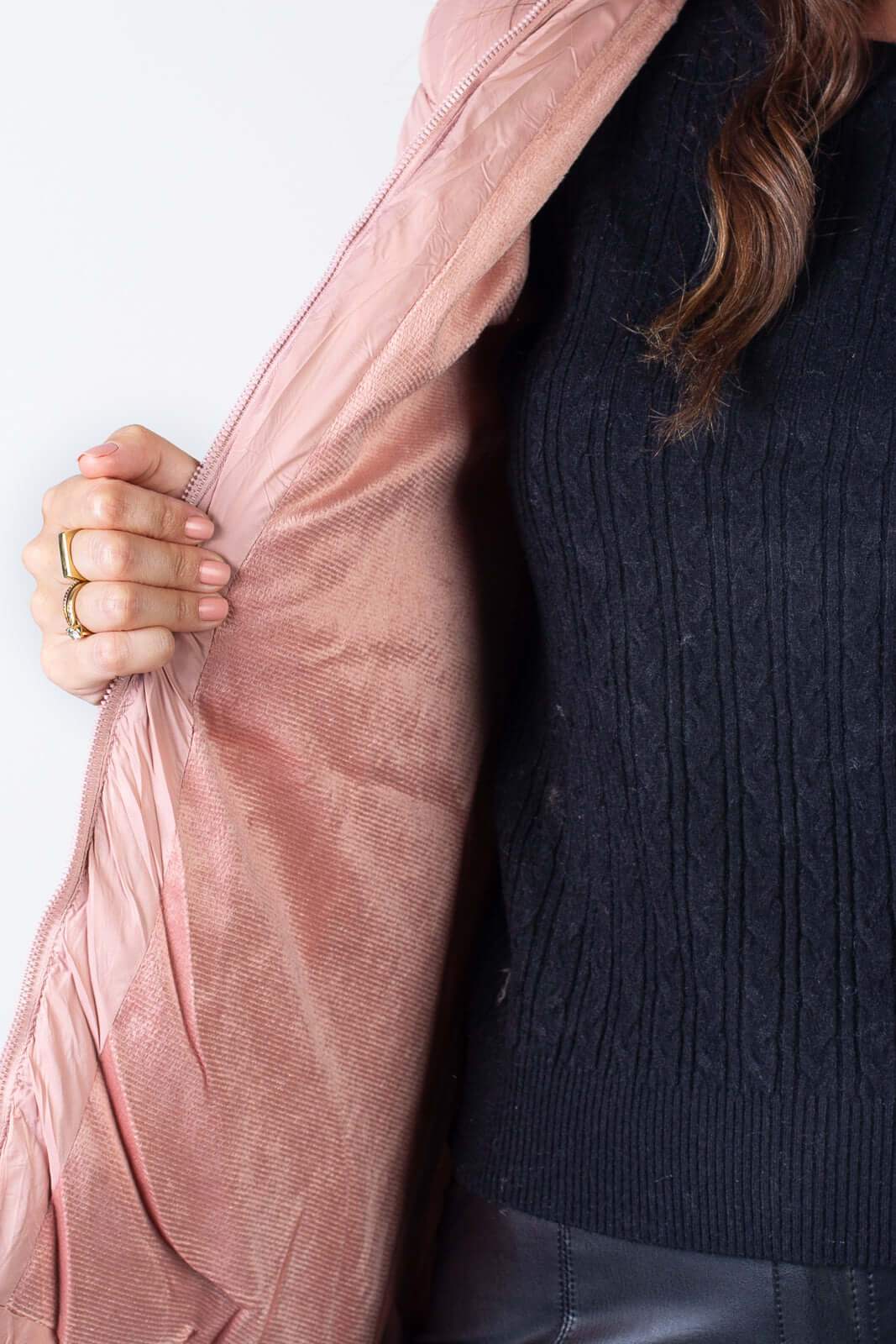 Jaqueta feminina curta de nylon forrada 80239 - Enluaze